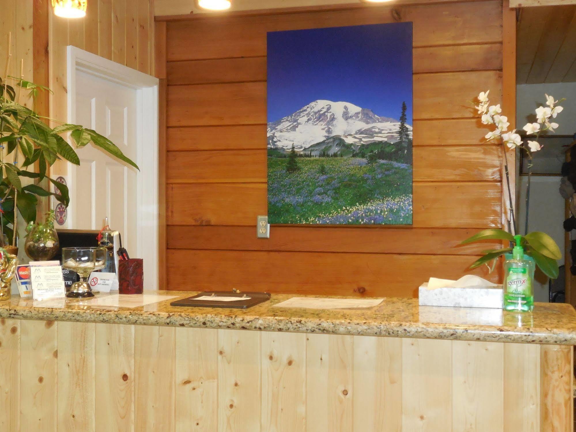 Mountain View Lodge - No Pets Allowed Пакууд Екстериор снимка